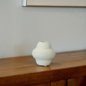 فازة سيراميك صغيرة ديكور وودي