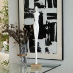 منحوتة إليا من البوليريسين أبيض وودي