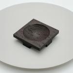 طبق سيراميك أسود وودي