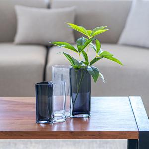 فازة ابيض واسود وودي