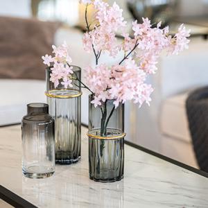 فازة بحزام ذهبي كبيرة وودي