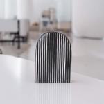 فازة  سيراميك مخطط طويلة وودي