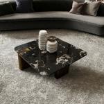 إيلي طاولة وسط بسطح بورسلان أسود وودي