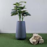 مركن أشجار رمادي صغير وودي