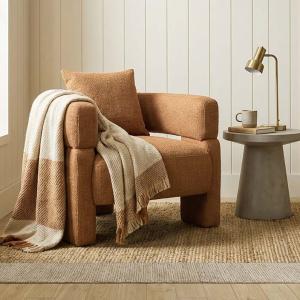 ليكسا كرسي قماش أورانج فاخر وودي