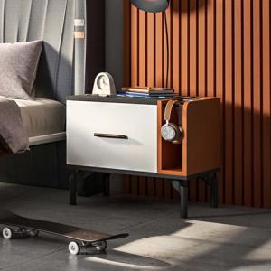 تريند كمدينو أسود-أبيض وودي