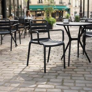 هارفي كرسي للمقاهي والحدائق بمسند يد - أسود N2